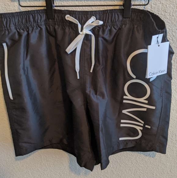 NWT Calvin Klein Swim Trunks Black Size Large MSRP - Picture 1 of 9